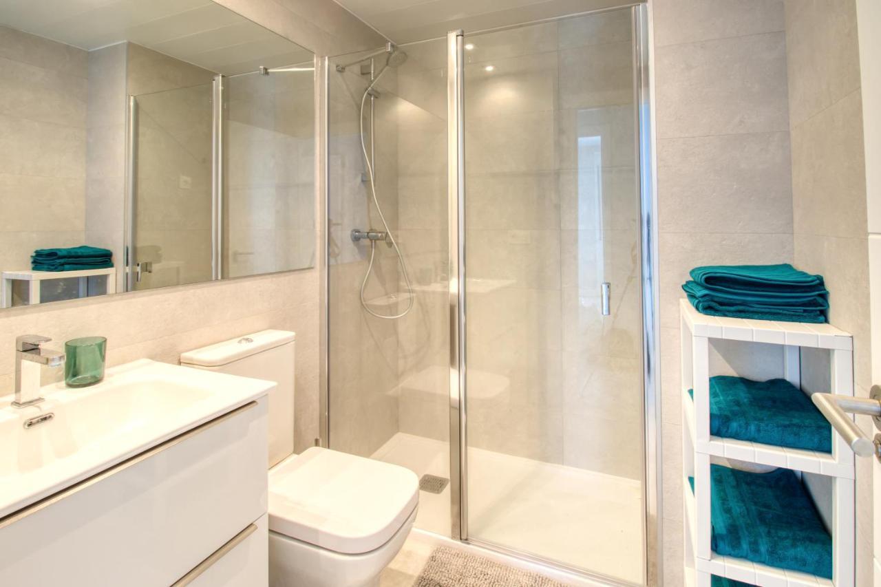 Newly Constructed 2 Bed Apartment With Sea Views กาซาเรส ภายนอก รูปภาพ